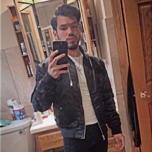 Meet your Posher, Leonardo